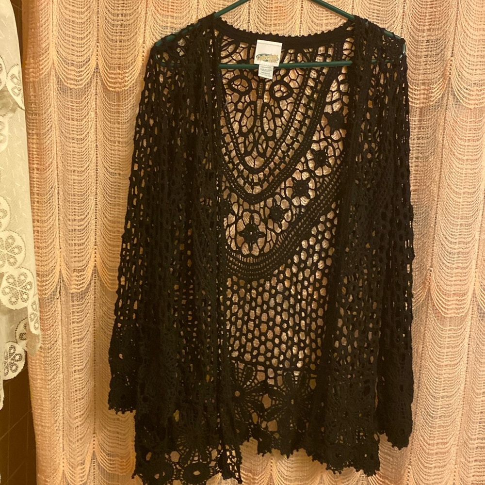 Beautiful open knit sweater/jacket